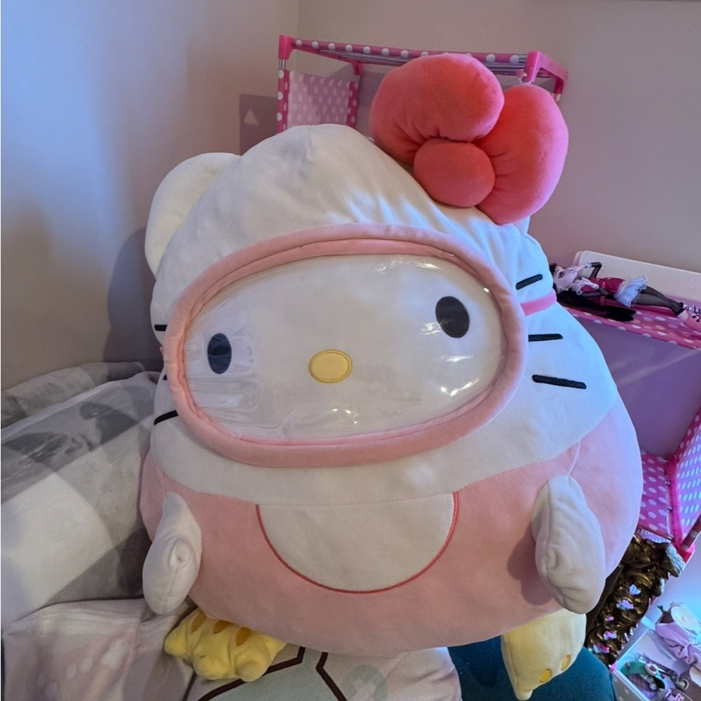 Jumbo 20” Hello Kitty Squishmallow 💞